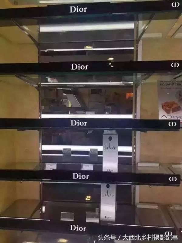 俄罗斯卢布为何暴跌,俄罗斯最近的卢布趋势