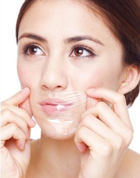 嘴巴起皮涂口红方法,夏天涂口红嘴干起皮怎么办