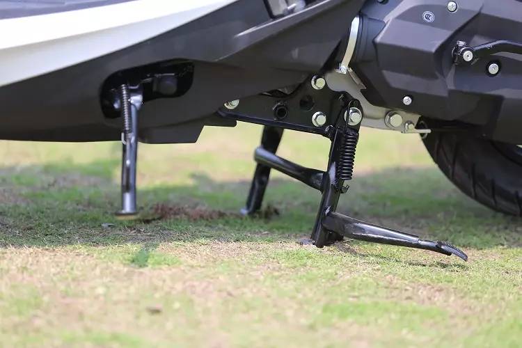 林海国四巧格踏板车测评,林海格格电喷踏板