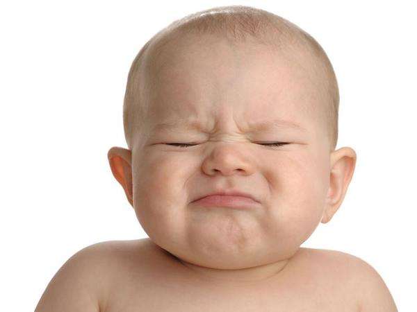 宝宝发烧后长疹子是怎么回事,小孩子发烧脸上长疹子怎么办