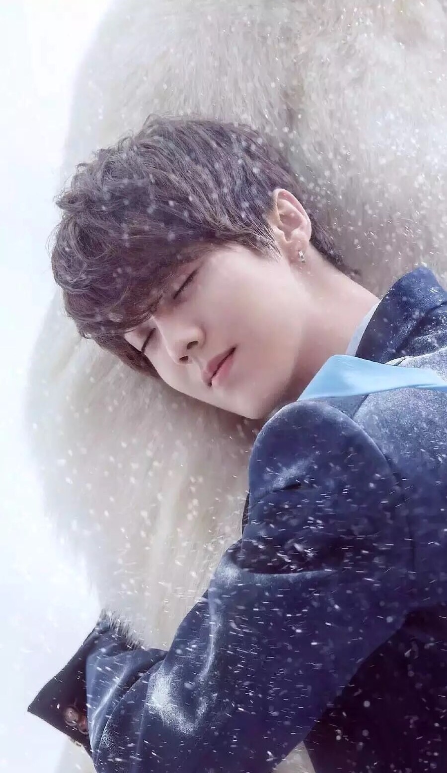 鹿晗最新壁纸高清无水印,鹿晗高清壁纸无水印加文字