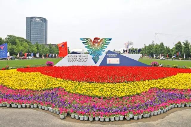 帝国大厦、堪培拉电讯塔、广州塔、杭州东站，浙大用这种方式庆生