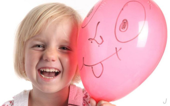 孩子笑的时候露牙龈长大后会好吗,小孩子为什么笑起来牙龈越露越多