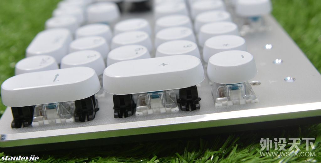 腹灵光轴机械键盘怎么样,红轴104机械键盘测评