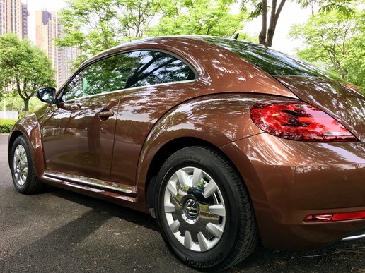 新到17年大众甲壳虫,14年大众甲壳虫白色驾驶感受