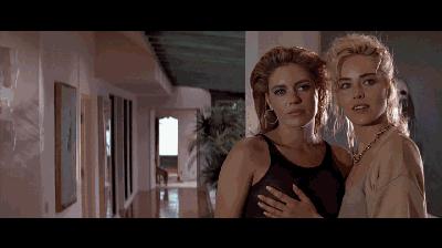 要不是导演*拍偷**女明星，这个很多人心目中的经典画面就不复存在了