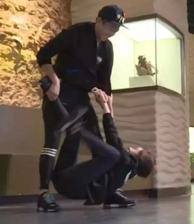 不幸有个智障老公,除了不离不弃还能怎么办呢?