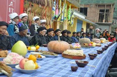 去旅游贵州必吃的地方,贵州少数民族传统节日