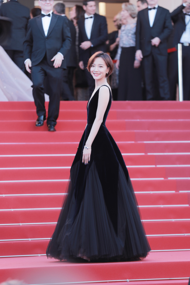 迪奥dior高定秀,迪奥早春红毯