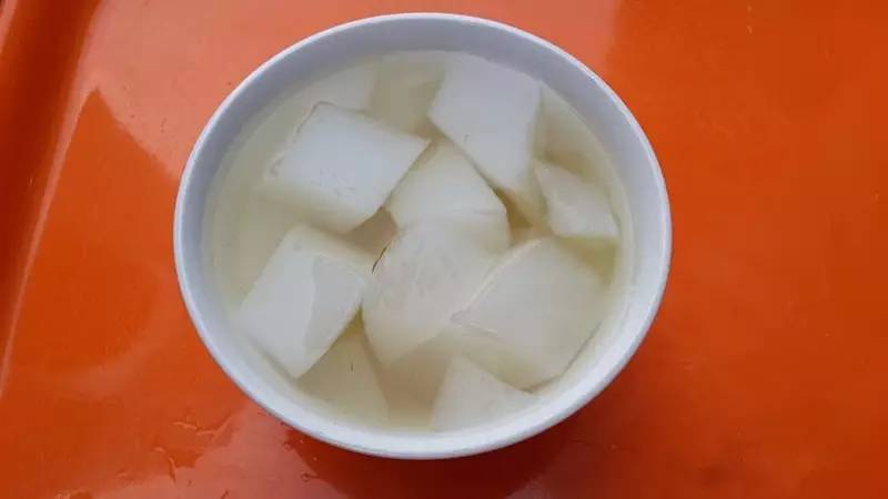 炎热的夏天也不觉得热怎么办,天热腿酸软无力是什么原因