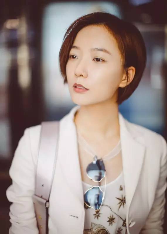 迪奥dior高定秀,迪奥早春红毯