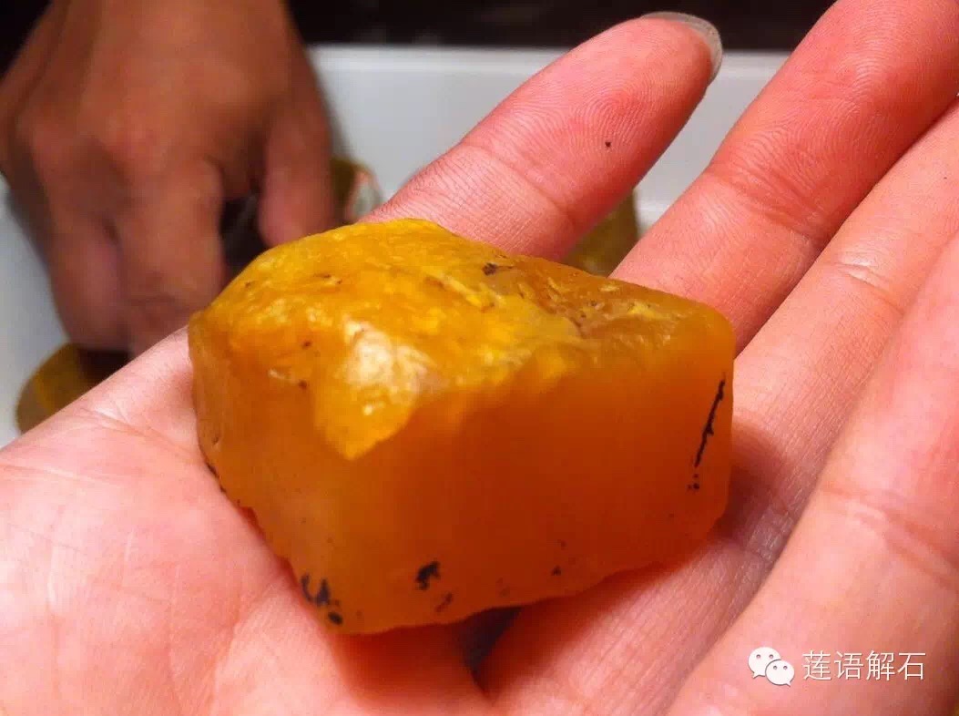 昌化田黄石与寿山田黄石哪个更好,寿山田黄石和昌化田黄石哪一种贵