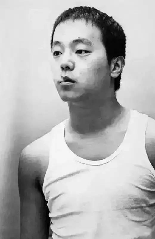 与窦唯相爱相杀十年的她，用记录了中国那个不朽的摇滚时代