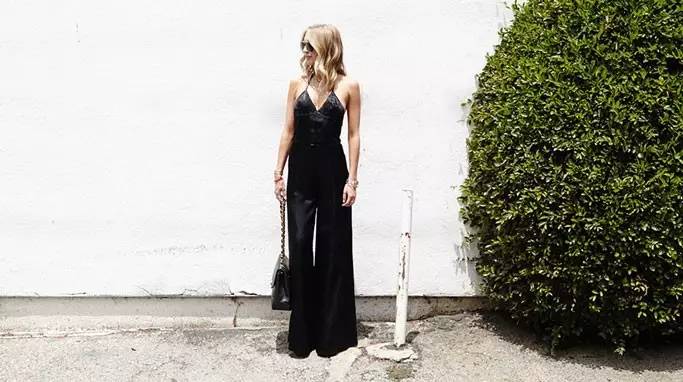 一出门就撞包，不如一个有故事的包包