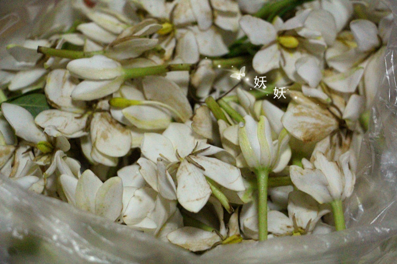 又到栀子花开的季节，城里人餐桌上又要多一道美味，降心火不烦躁