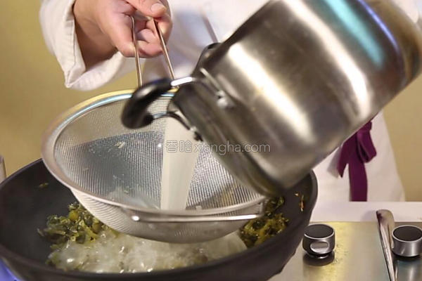 鱼肉怎么做不腥不老口感滑嫩？记住6个诀窍，放心吃！