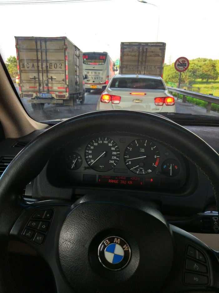 买宝马x53.0t真实油耗多少,x5宝马2021款2.0和3.0油耗