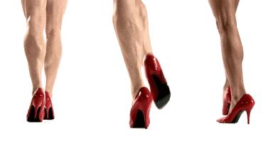 跑男团穿高跟鞋，李晨走不了路，鹿晗竟毫无违和感，美成了这样