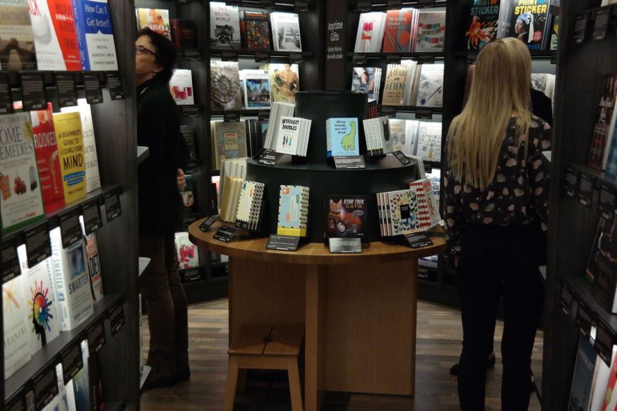 亚马逊书店有什么好处,亚马逊书店与传统书店有何不同