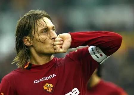 托蒂退役纪录片,罗马托蒂退役时刻