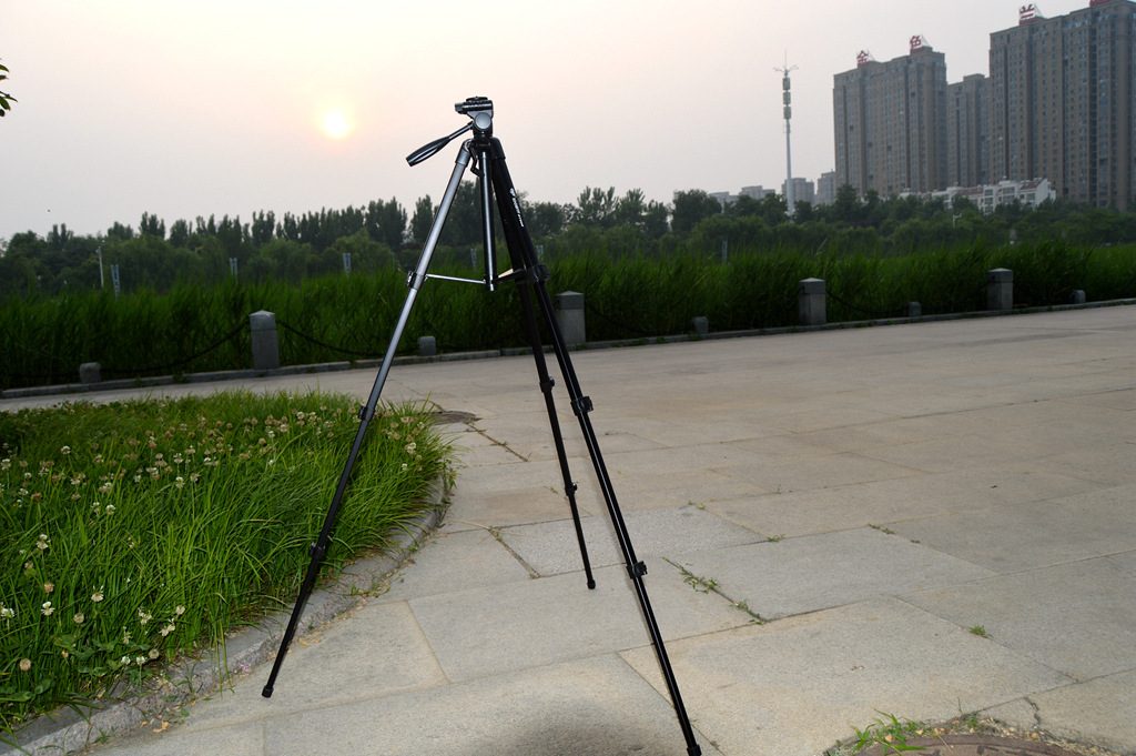 推荐一款性价比高的三脚架,百元性价比三脚架