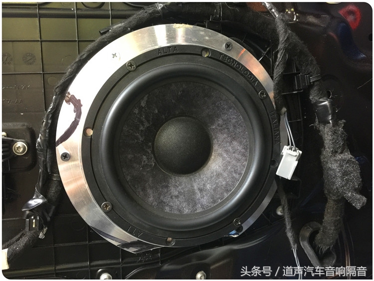 捷豹xf音响改装案例,捷豹XFL音响升级德国彩虹音响