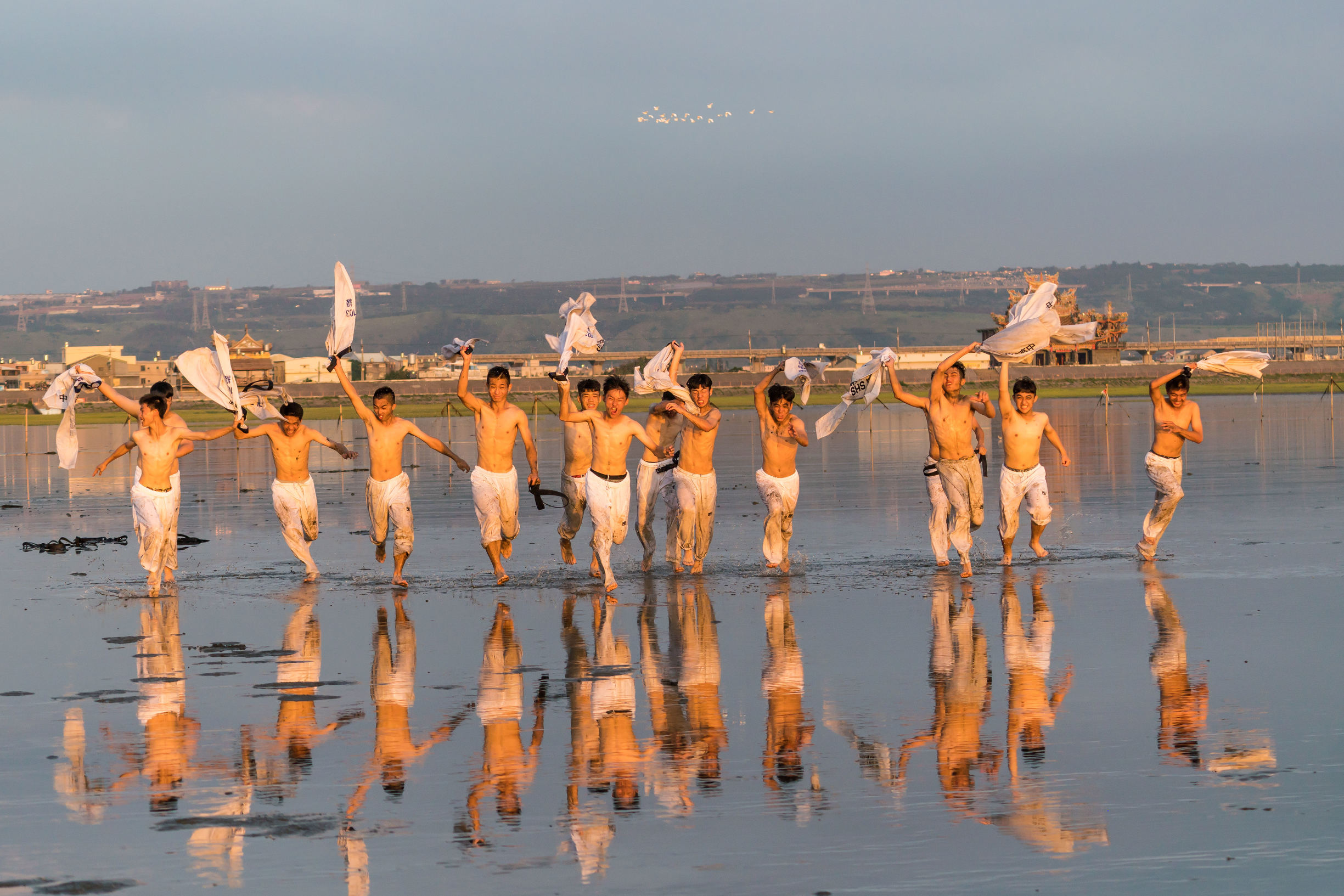 天空之镜高原之蓝视频,台湾湿地公园推荐