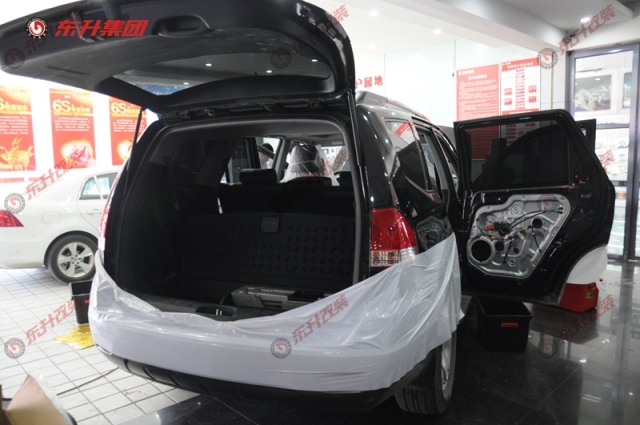 11年起亚霸锐音响改装,起亚霸锐音响改装