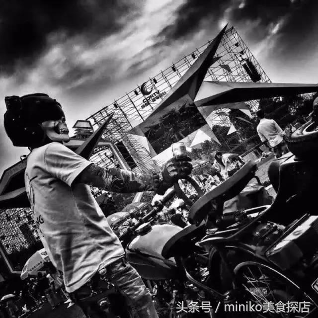 8年了,他每一次粗现都能让成都人嗨得花枝颠颤!