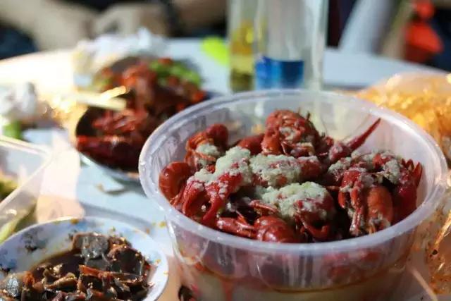 为什么说南京是个山水丛林的城市,南京为什么叫金陵秦淮