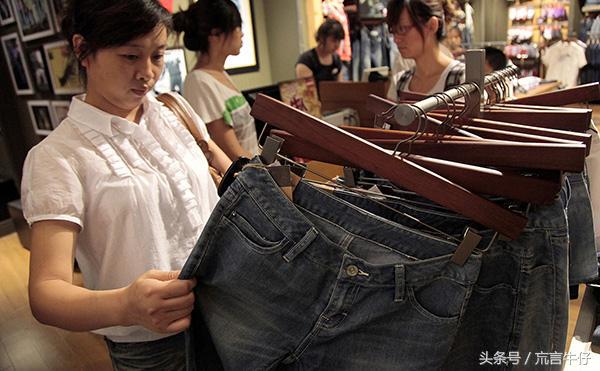 牛仔裤是李维斯发明的吗,李维斯时尚牛仔裤的诞生