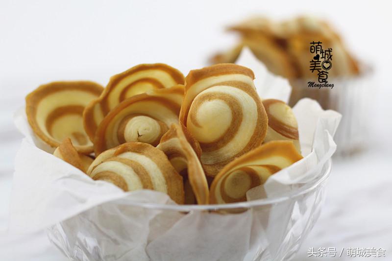 咬起来脆啵啵，嘎吱嘎吱的猫耳朵连婆婆都说好吃