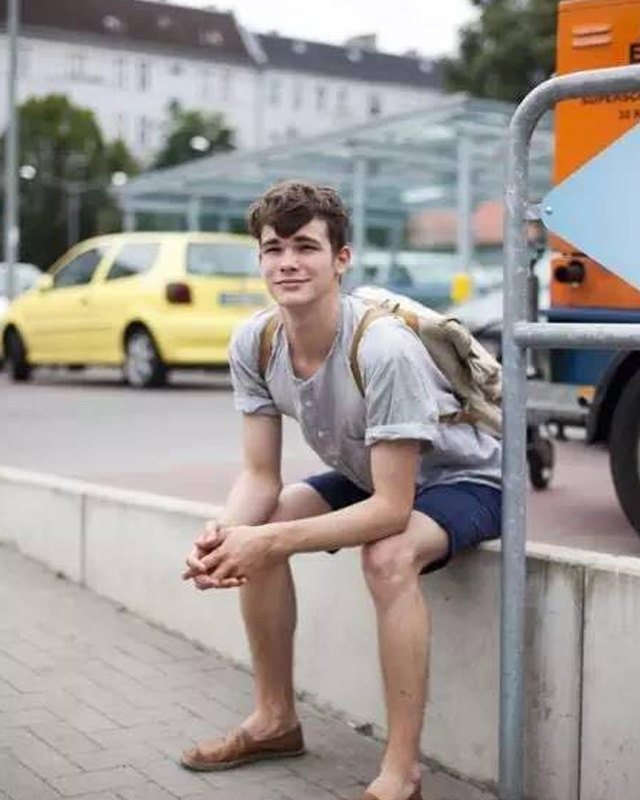 亨利衫男士怎么搭配,短袖亨利衫怎么搭配