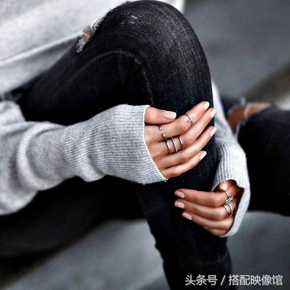 跟周冬雨学珠宝配饰搭配,周冬雨同款小众配饰