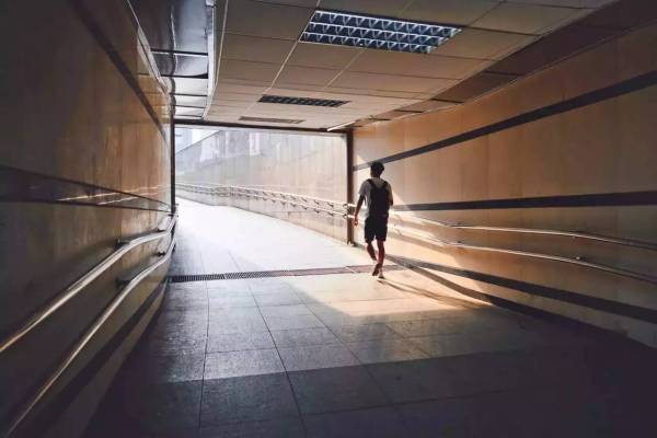 摄影大师的黑白街头摄影作品,30张街头摄影精选