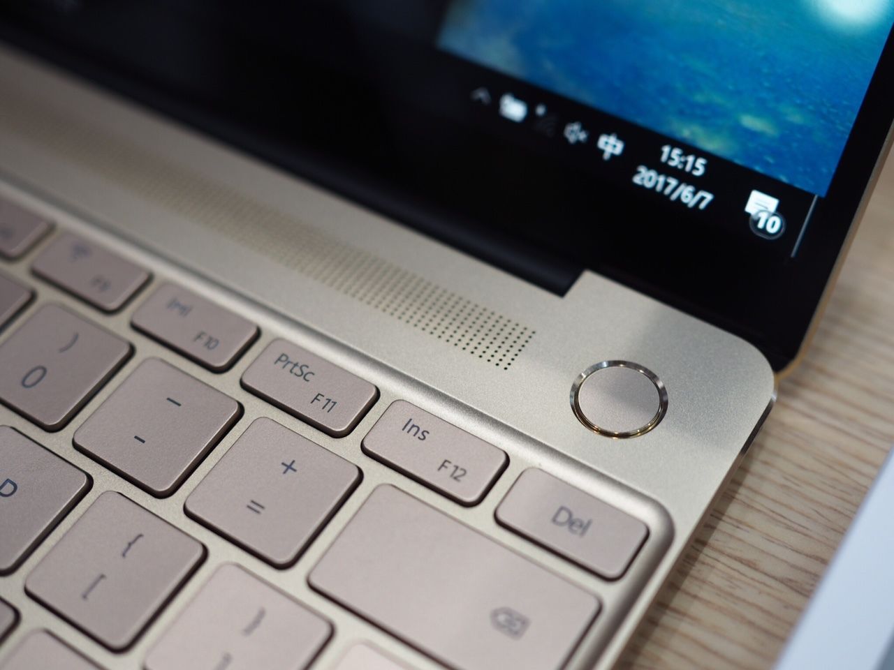 华为新款笔记本和苹果笔记本对比,华为即将出的新笔记本二合一