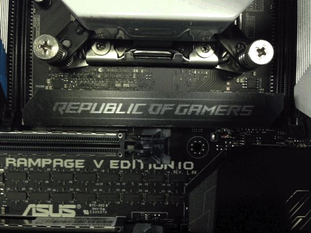 rogr5e工作站主板,灯光音响都很棒