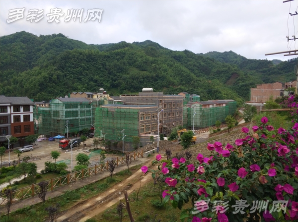 尝试中取意平凡中创新看一个极贫乡镇的蜕变之道