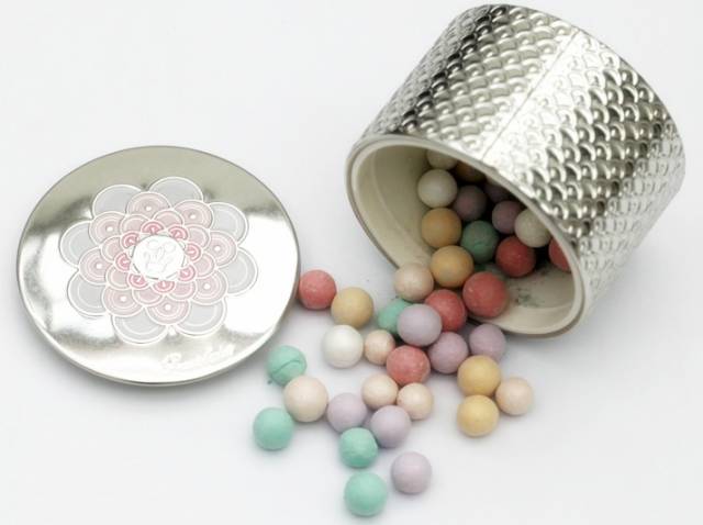 哪款蜜粉最服帖和自然,不卡粉的定妆蜜粉有哪些