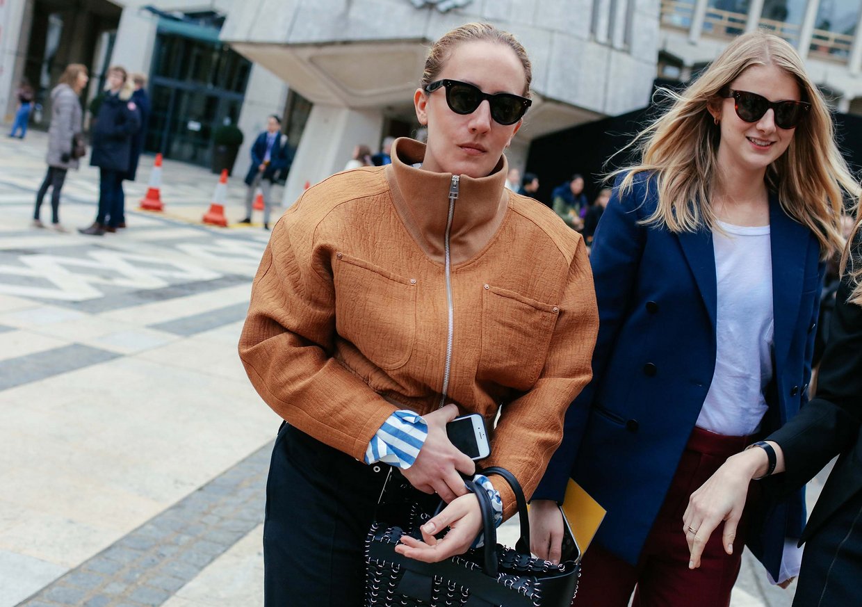 伦敦时装周街拍潮人告诉你这个春夏就背这些包包！