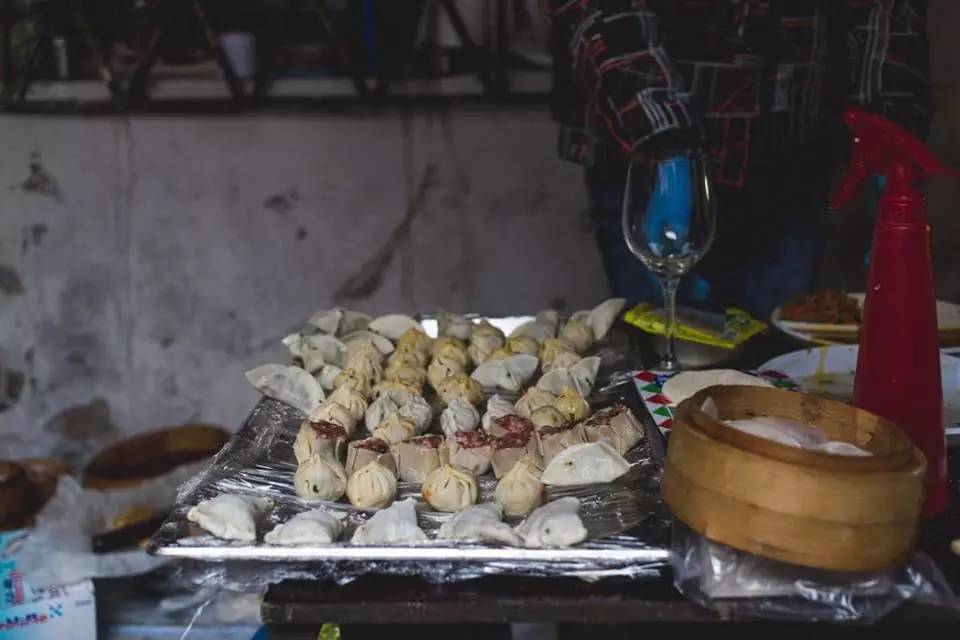 欧洲惊现「港式车仔档」！布拉格鬼仔卖热辣辣广东点心