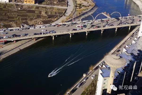 只有站得高才能望见远处的风景,鸟瞰峰峰