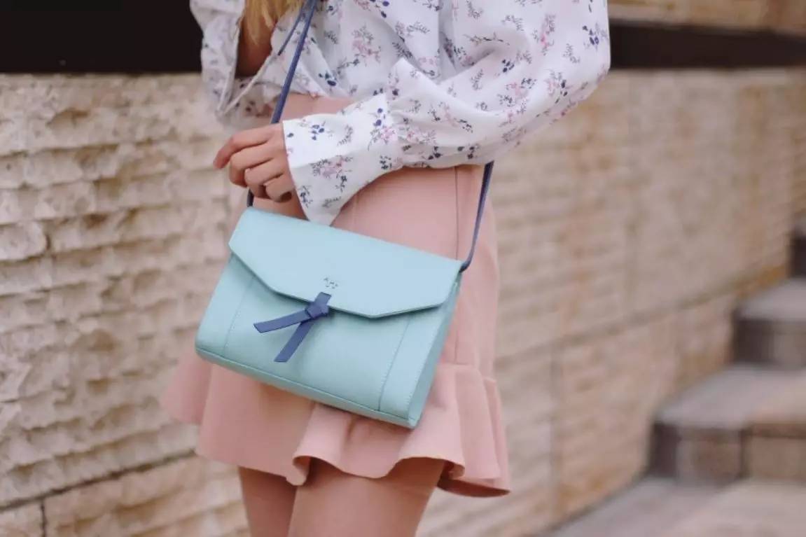 鏈翠俊鎯犻噾瑁曡礊,閲戣璐炴柊鍓ф垜鐨勬伓榄旂┛鎼埍椹粫