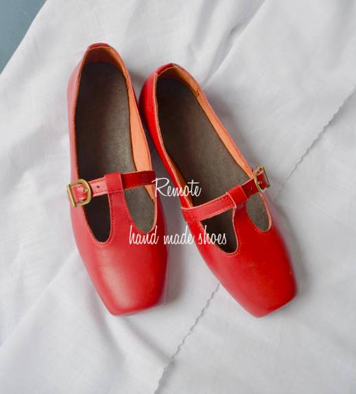 鞋柜必备这4双小白鞋百搭又时髦,鞋柜必备百搭又白菜的鞋