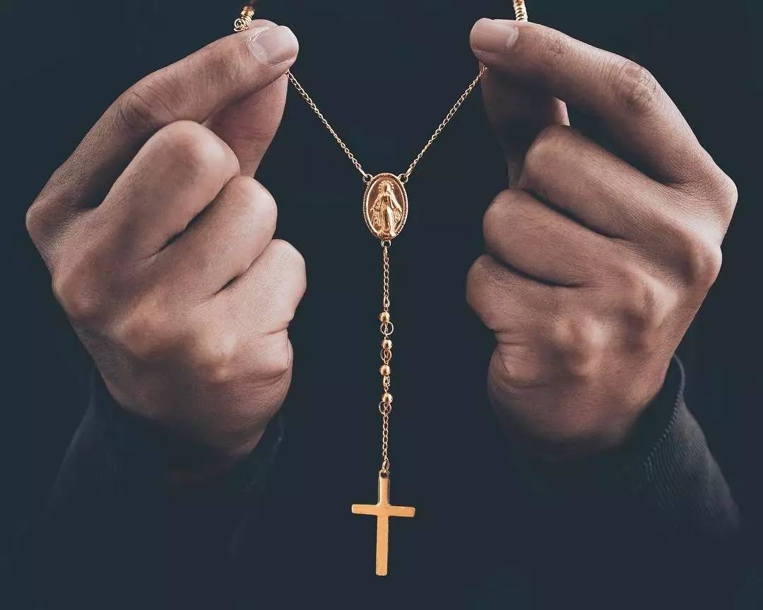 拒绝暴发户标签，大金链子也挤入潮流界争宠了