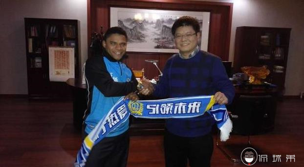 欠薪离队？一去不复返！“足球城”德比战前，超越外援疑似失联！