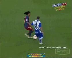 足球小罗十大绝技,小罗足球花式动作过人