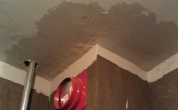 房顶漏水最好的处理方法,房顶漏水找不漏水地方