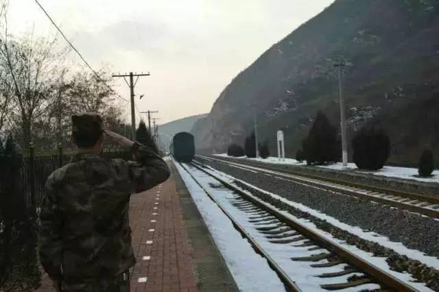 军装的一些特点,军服功能