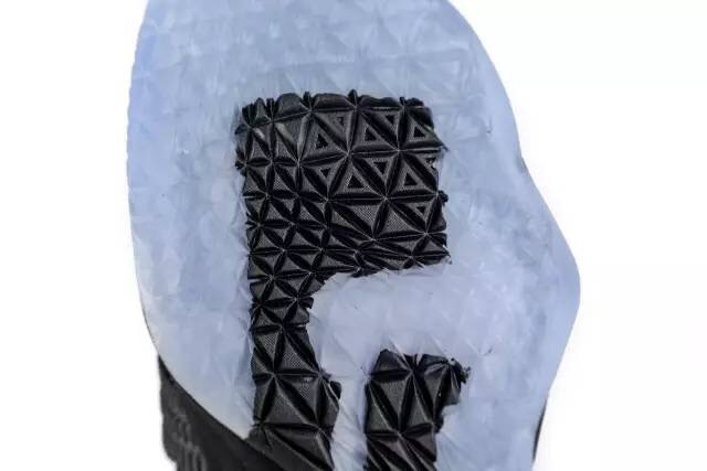 詹姆斯总决赛会穿18吗,詹姆斯为什么穿witness4